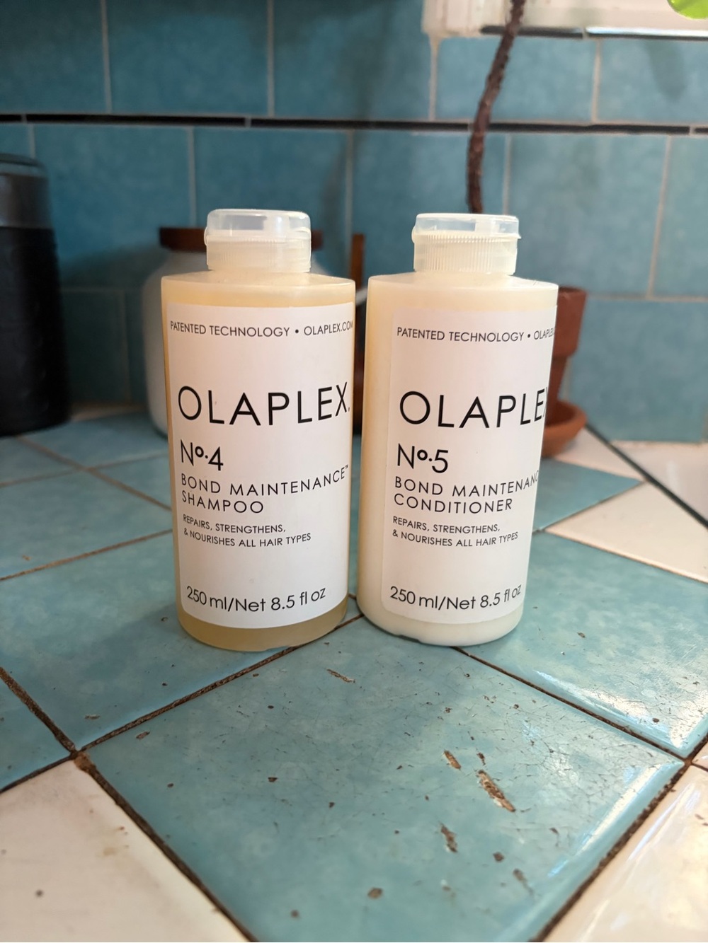 OLAPLEX No.4 Shampoo & No.5 Conditioner Duo - Sealed / Unopened